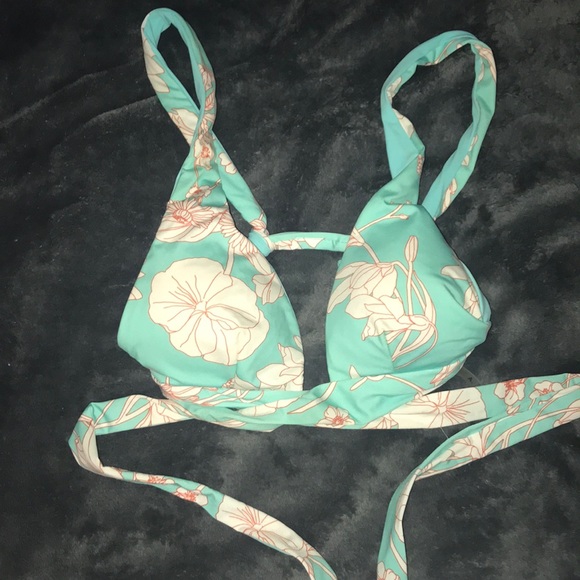 Vitamin A swim top - Picture 1 of 3